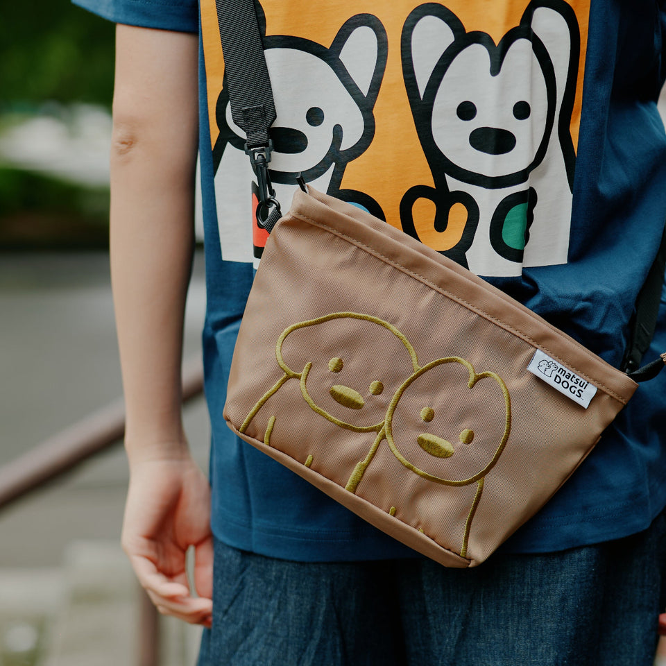 "matsui DOGS" CROSSBODY BAG (Light Brown)