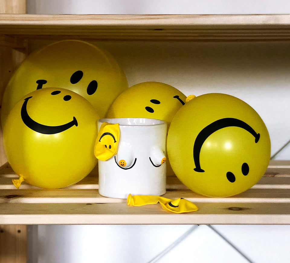 Small Boobies Pot - White smiley